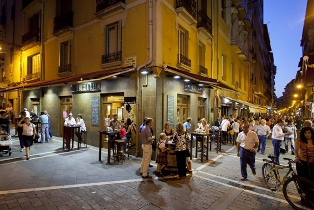 Espacioso Apartamento En El Centro De Pamplona Kültér fotó